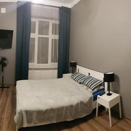 Apartamenty Rowna キェルツェ エクステリア 写真