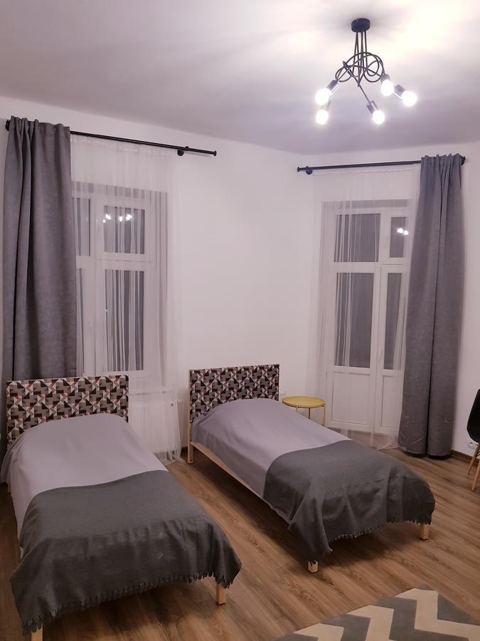 Apartamenty Rowna キェルツェ エクステリア 写真