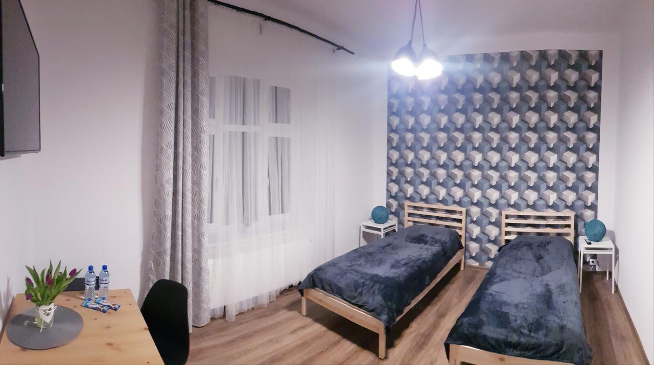 Apartamenty Rowna キェルツェ エクステリア 写真