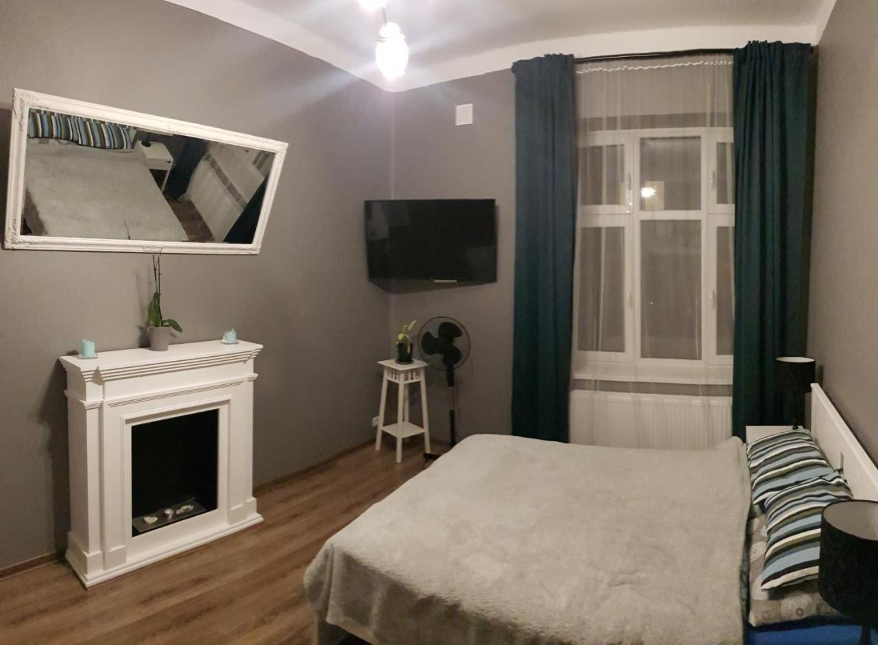 Apartamenty Rowna キェルツェ エクステリア 写真