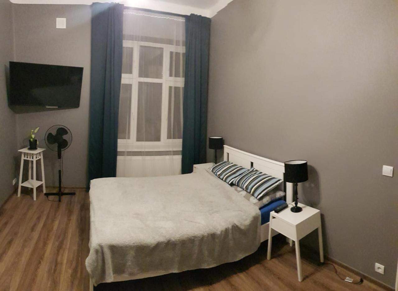 Apartamenty Rowna キェルツェ エクステリア 写真