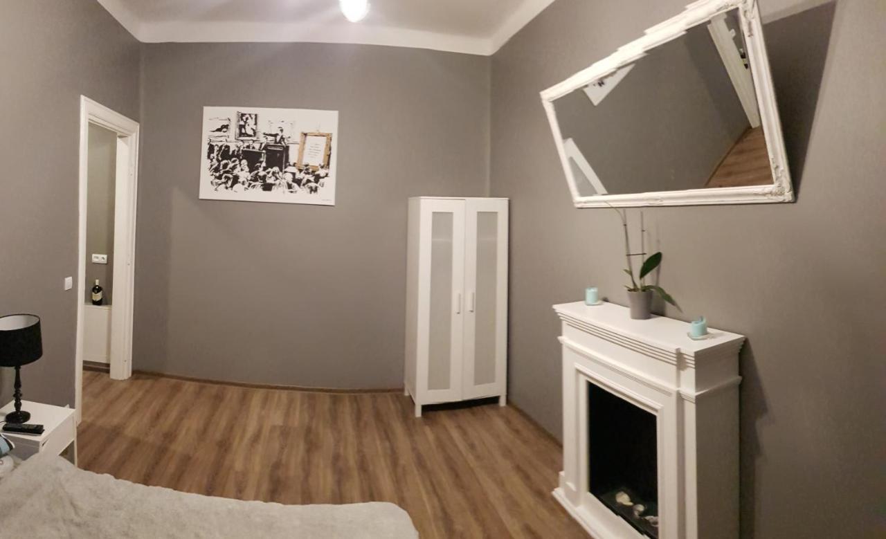 Apartamenty Rowna キェルツェ エクステリア 写真