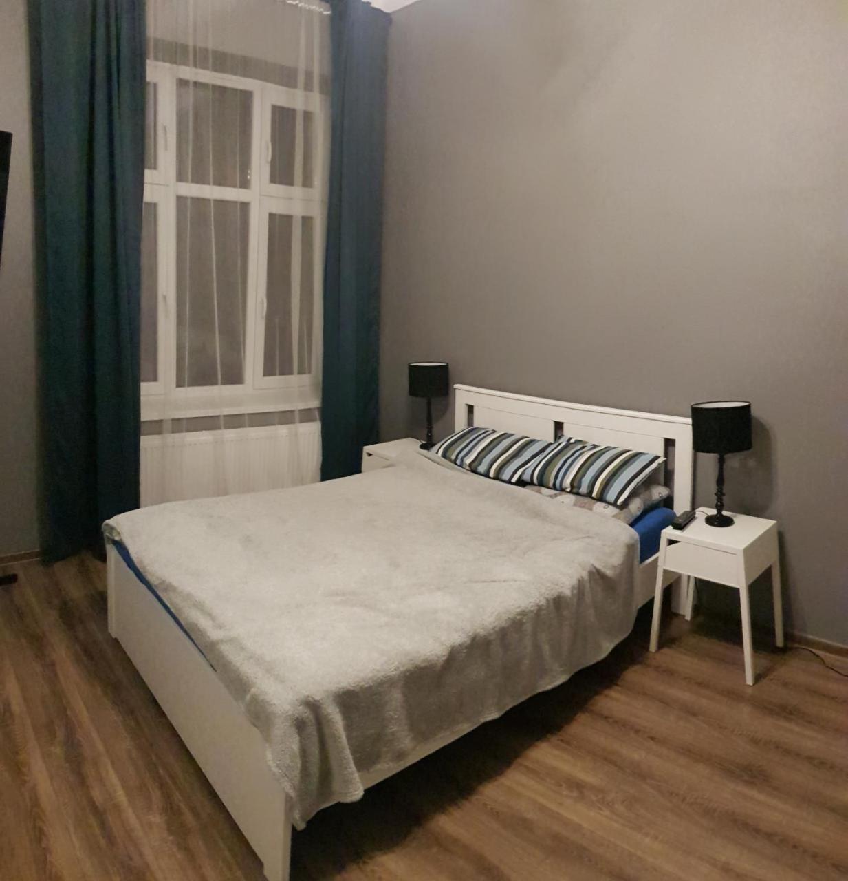 Apartamenty Rowna キェルツェ エクステリア 写真